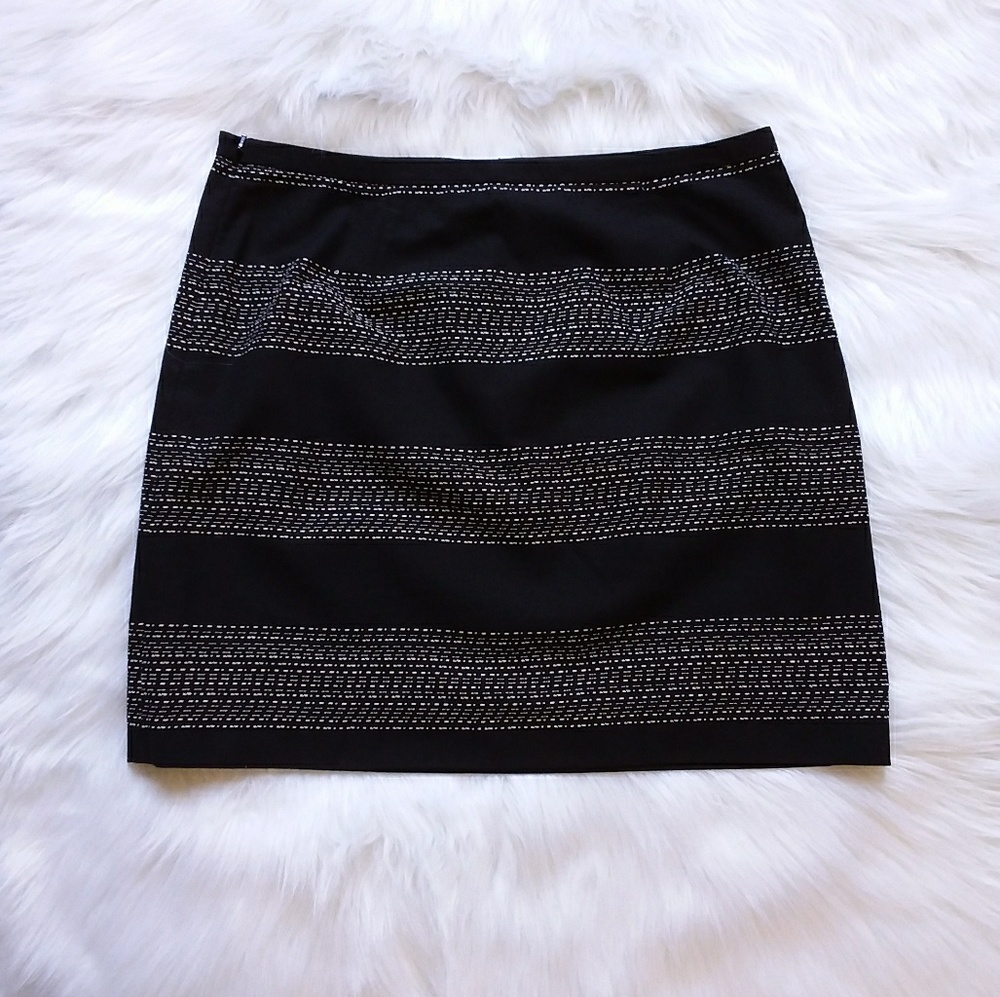☆☆SOLD☆☆ LOFT Striped Above-the-knee Lined Skirt - Picture 2 of 7